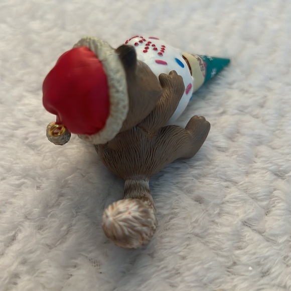 Vintage Resin Collectible Christmas Ornaments Birds, Bunnies, Racoon Set of 3 - Picture 7 of 7